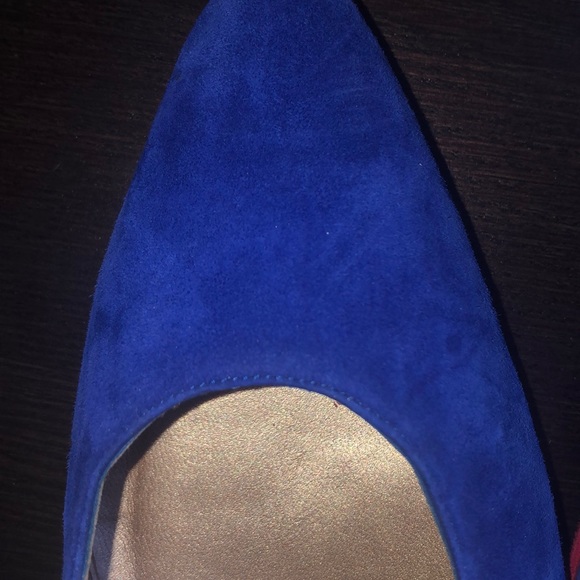 VINTAGE 80’s blue suede heels with red accents. Excellent condition/quality - Picture 6 of 8
